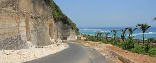 Outing-Bali-Pemandangan-Pantai-Pandawa.jpg